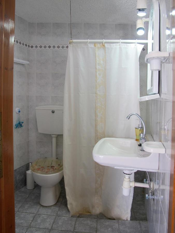 Pepi'S Rooms Triovasalos Bagian luar foto