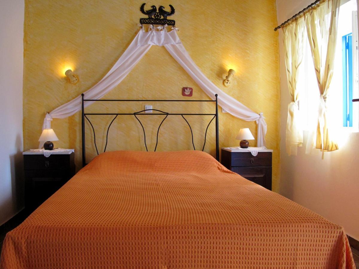 Pepi'S Rooms Triovasalos Bagian luar foto